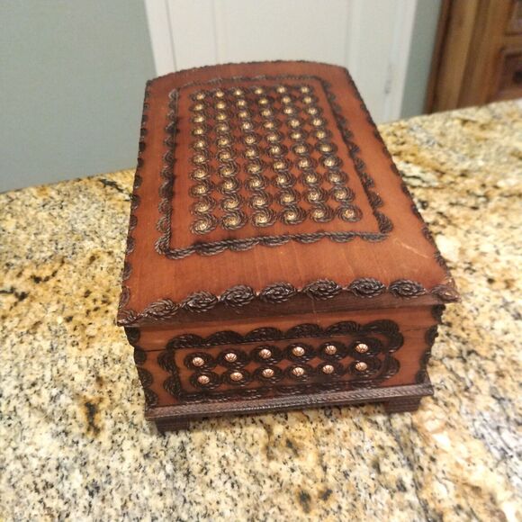 Vintage Kufer Embossed Wooden Swirl Hand Curved Rectangle Trinket Jewelry Box - Picture 4 of 10
